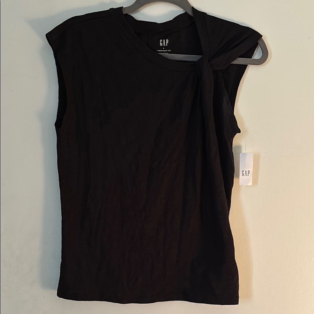 GAP Women's Black Muscle Tee
